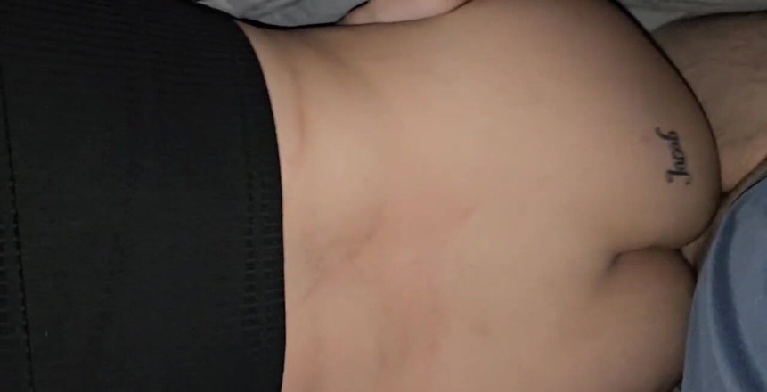 Funhousewife69: Pergi ke Katil Tanpa Seluar Dan Dia Mengambil Kelebihan Lol...
