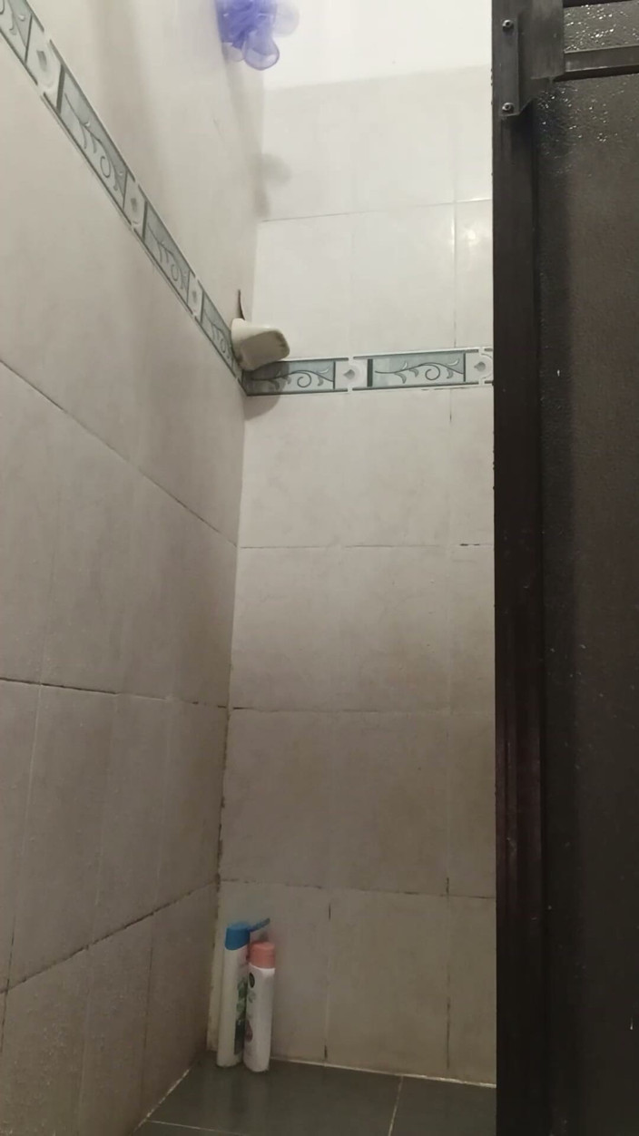 SANTIXXX19CM: Bbc ragazzo nero si masturba sotto la doccia - grande cazzo...