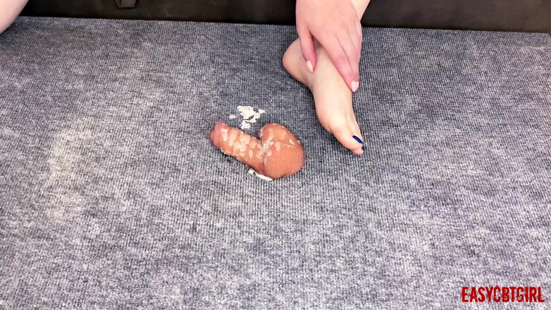 AnnyCandyPainboy: Mestra pingando cera quente no pau com bolas e se...
