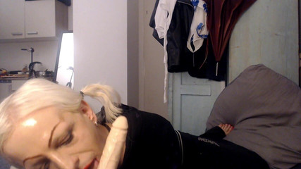 DARIA DEEPES: Hluboké hrdlo robertkem k uctívání mého pána