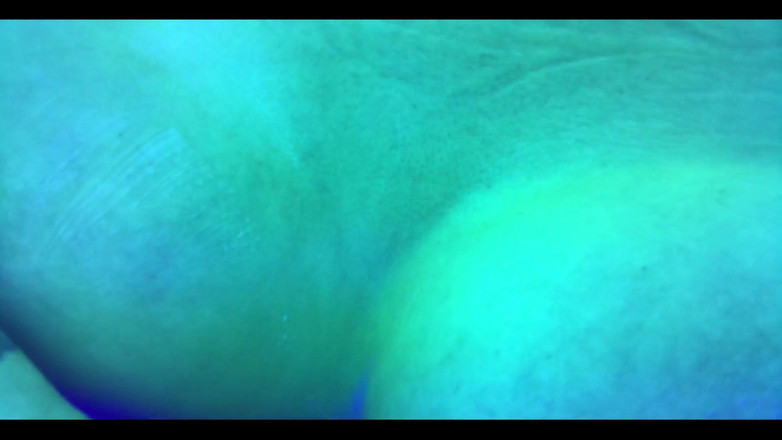 Loula Lou: Sfacciata video sul letto!