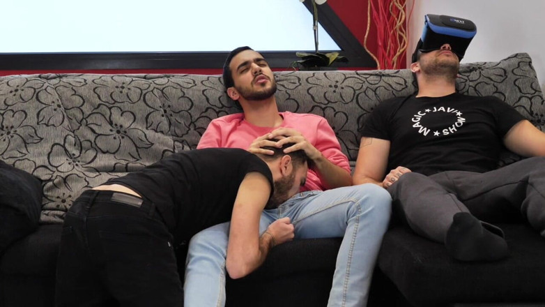 SPAIN BAREBACK CRUISING IN BACKROOM: Marco Rush usado por Douglas con su amigo heterosexual