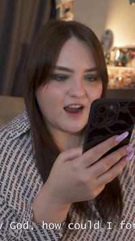 O poveste este o glumă în gură. Am putut doar să mug în timp ce mă futea cu un strap-on