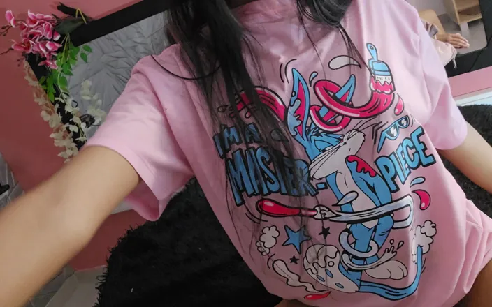 LissaWiild: My Fingers Are on Fire in My Pussy