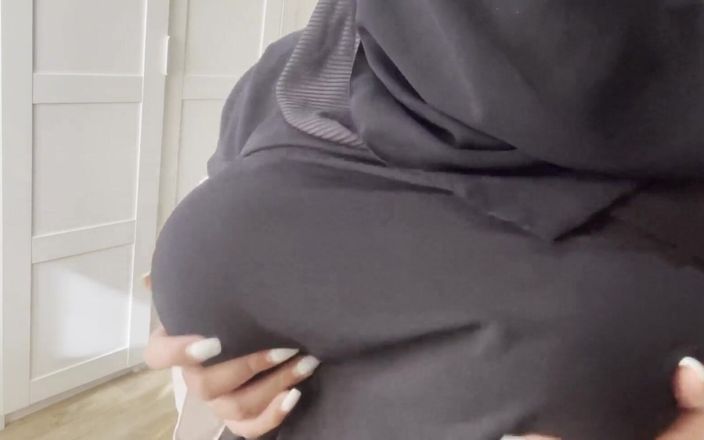 Lux Eva: Friend's Arab Wife Showed Tits
