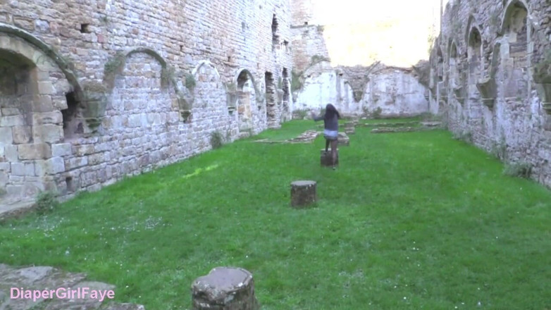 Her Kink UK: Easby Abbey