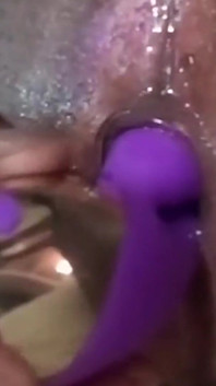 Futai în cur cu vibrator