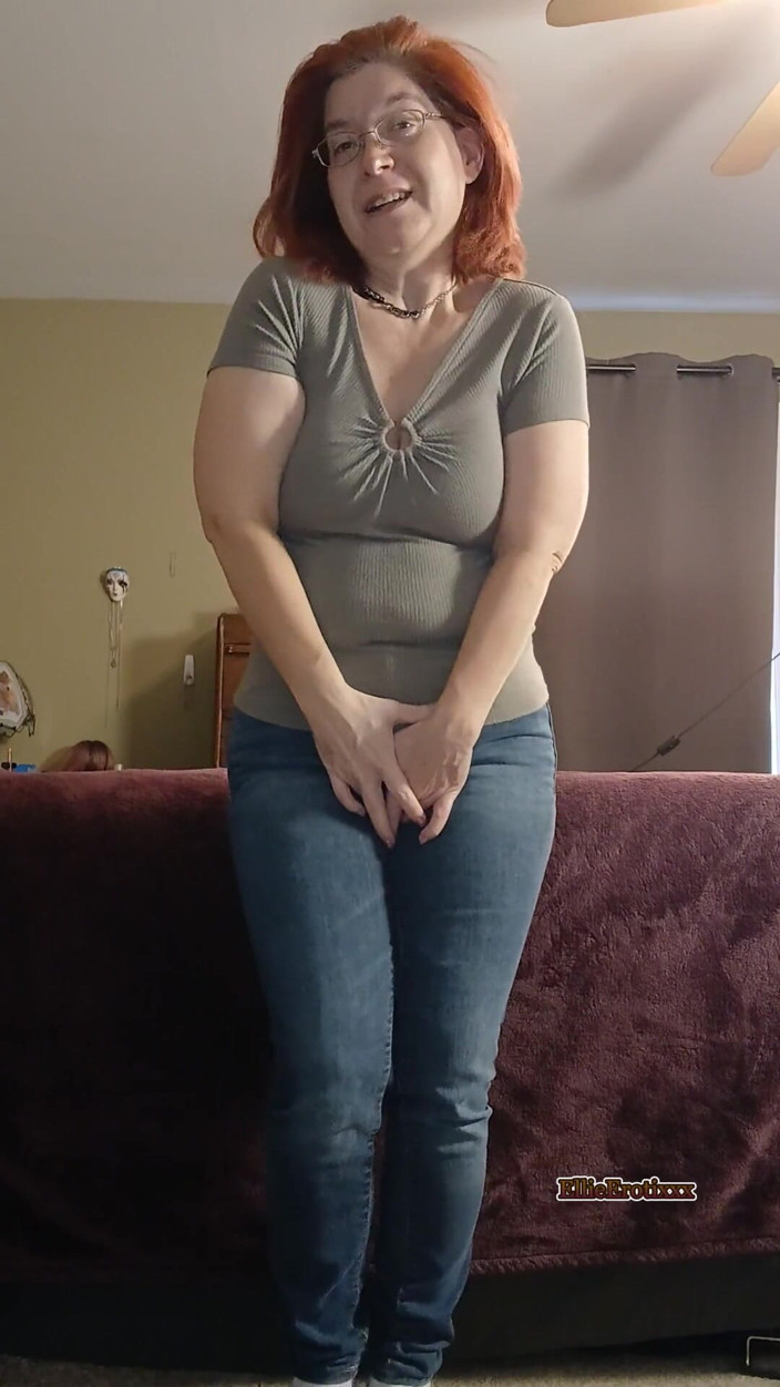 Elianna: Spread Pussy Spraying Your Face
