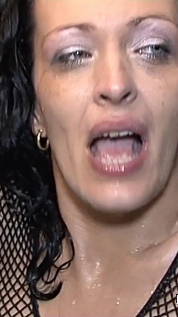 Piss & Facial Gangbang Party with MILF Lea Blow (Club Express) Piss & Facial Gangbang Party with MILF Lea Blow (Club Express)