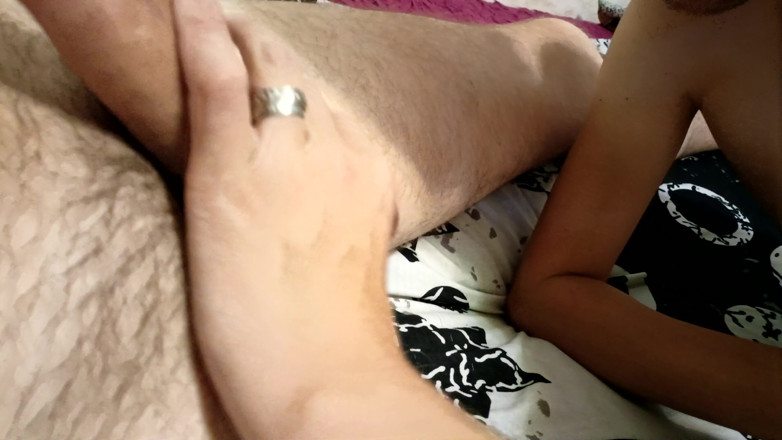 ArchiRusik: Caliente infiel Femboy vs papi con gran polla