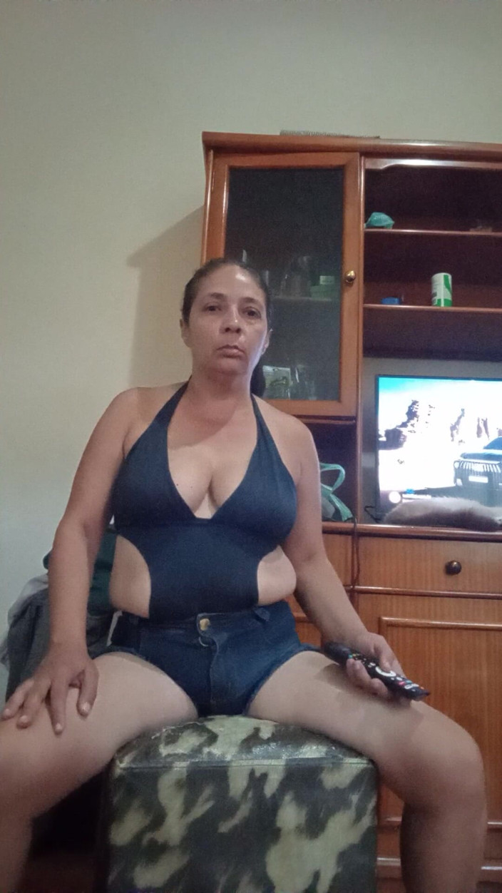 Vivi Barbieri: Cumming in the Chair