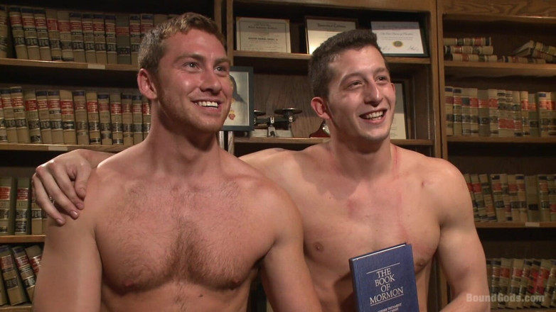 Bound gods: Sexy mormonský jock šuká v otroctví, aby dokázal svou oddanost Kostelu