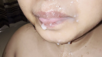 Aria Mia: Sepson pancutan mani besar Melepak pada muka ibu tiri panas...