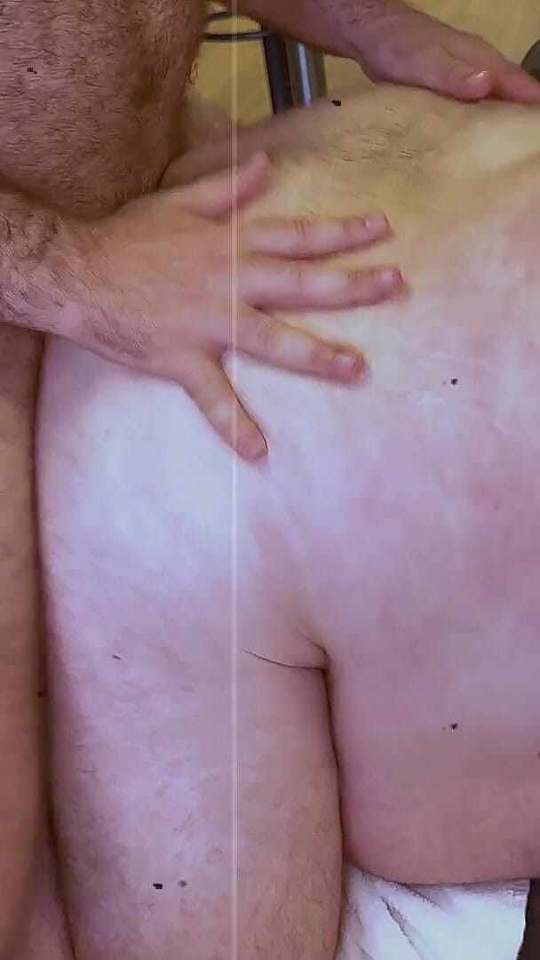Hairyan: Osos Calientes De Vacaciones 1