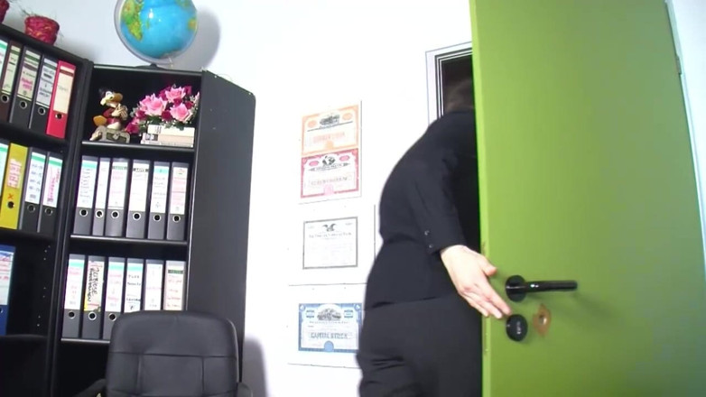 MMV films - The Original: Quand la chatte est tellement mouillée, l'homme jouit si vite -...