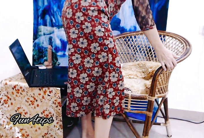 Bolly Karma: Caldo spogliarello e pompino nudo in questo video esclusivo in...