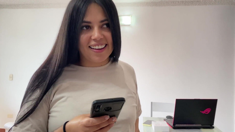 Naty Delgado: Veřejné bujné!! Moje nevlastní sestra mě objeví a pak mě...