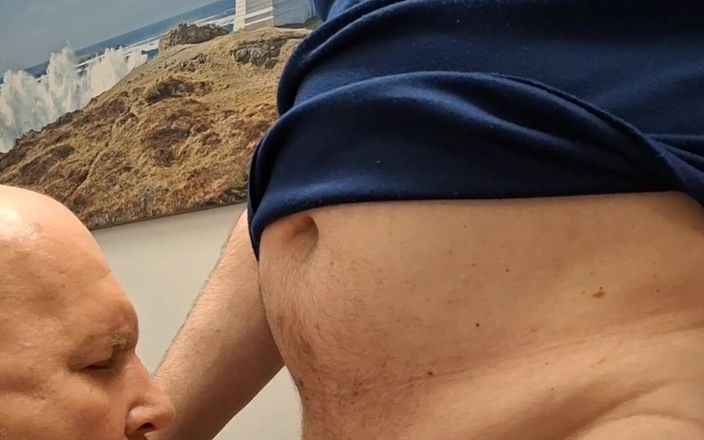 Dexterxxlfun: Kakek disepong. Ayah nyepong kontol kakek