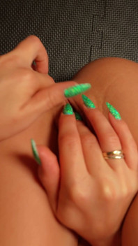 4k phòng tập thể dục footjob đụ hậu môn từ tóc vàng với móng chân dài
