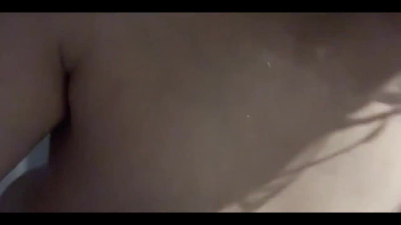 Siswet: Preenchendo meus buracos grávidas no chuveiro usando uma lata de...