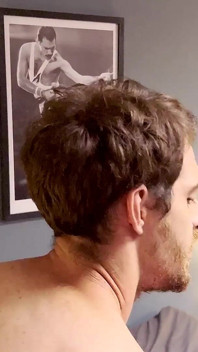 Meu marido me trouxe um profissional do sexo para me dar uma excelente lição de sexo