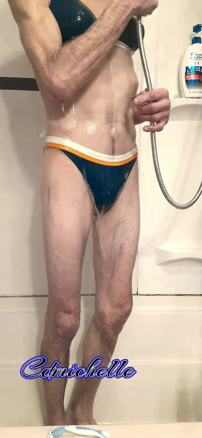 Crossdressers Cd Michelle wearing sexy lingerie: क्रॉसड्रेसर cdmichell नीला टू पीस स्विमसूट पहने हुए