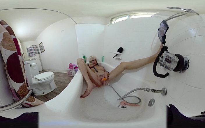 Lizzy Yum: Lizzy Yum VR iunie 2025 - masturbare cu dilatare, amatoare cu tachinare, țâțe...