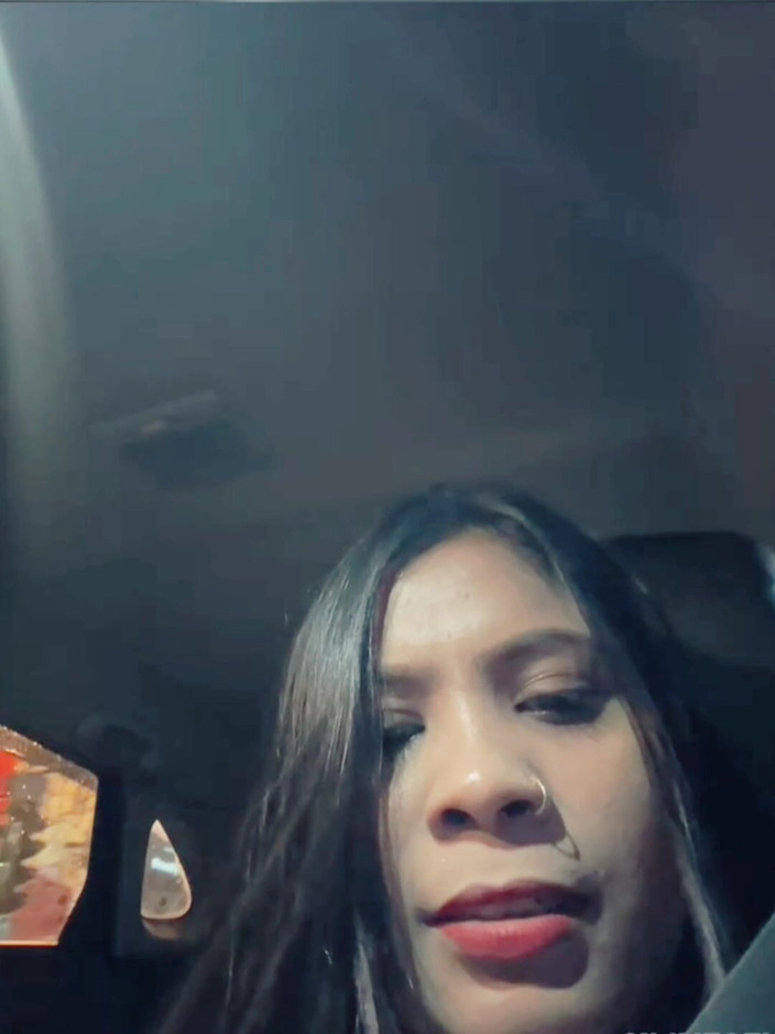 Nisha bhabhi ki chudai: 車で運転するときは大きなおっぱいを見せてください。