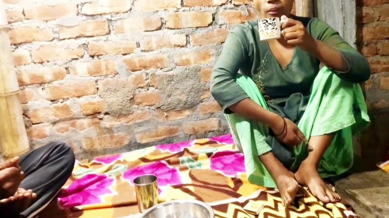 House stage: インドのデシ・バービー・チュダイのビデオ 初めての最高のアメジング・チュダイ バーディ・ガンド・チュダイ ビデオ