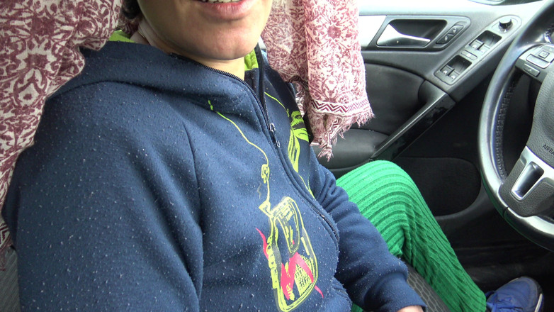 Stepmom Susan: Мачуха показує свою волохату пизду своєму 18-річному незайманому пасинку