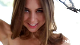 Riley Reid yarağını emmek istiyor