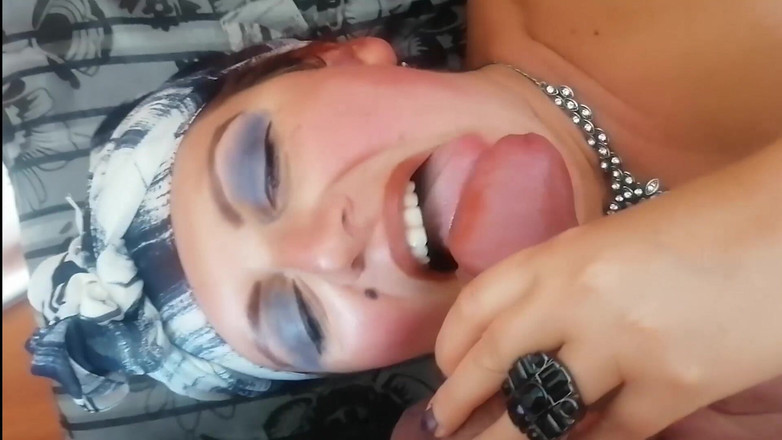 Stepmom's fun: Nadržená muslimská nevlastní matka chce být vyhoněná a ošukaná jejím...