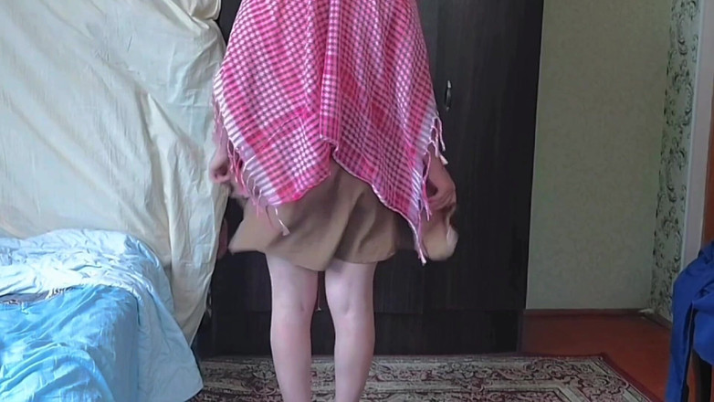 Kitty_Cross: Hot Crossdresser Dancing Wild Under Glowing Neon Lights