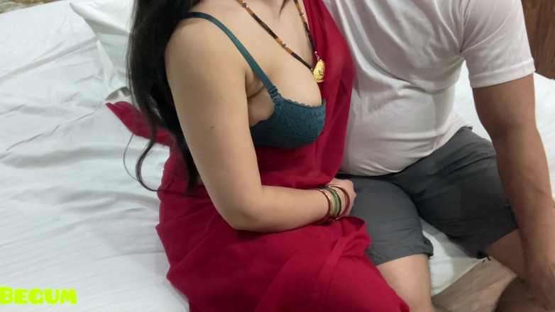 Rukshaar Begum: Une voisine MILF sexy se fait baiser quand elle est...