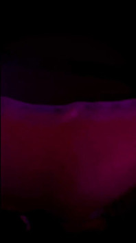 Sissy călărește vibratorul Squid și este futută de o pulă neagră la întâmplare din Grindr
