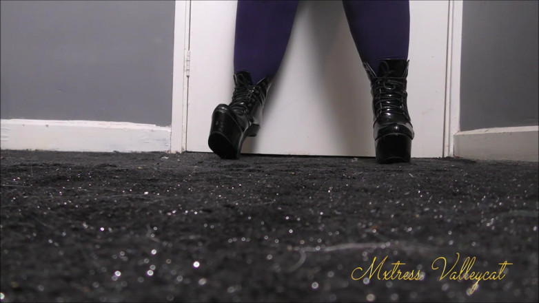 Mxtress Valleycat: Tu ne mérites pas plus que mes bottes