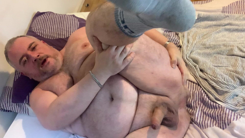 B A Bear: Fat stepdaddy Pig Wanks shows hole &amp; cums