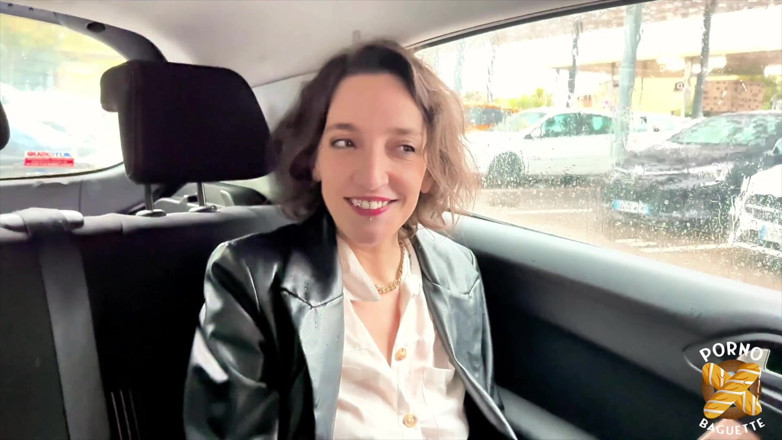 Porno Baguette: Lena, güzel esmer, büyük yarağı seviyor