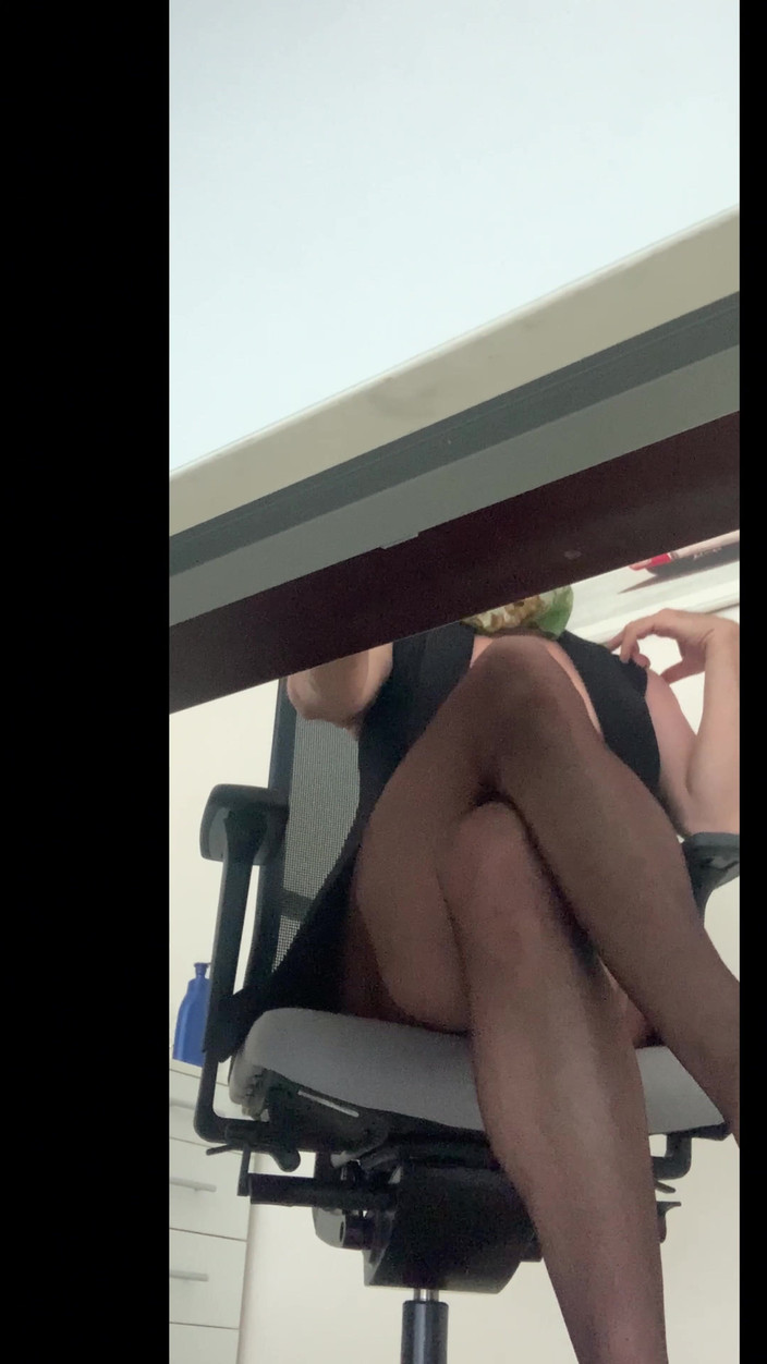cd_aysemmm: The Banker Woman Wasn't Wearing Any Panties