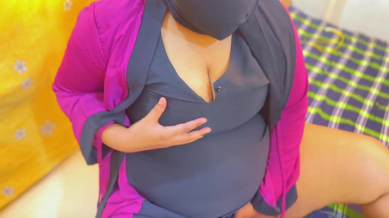 Aria Mia: Irani arabska milf gorąca macocha masturbacja w pokoju hotelowym i...