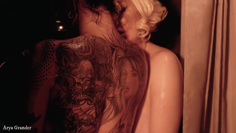 Arya Grander: Lésbicas nuas gostosas acariciando vídeo pornô grátis