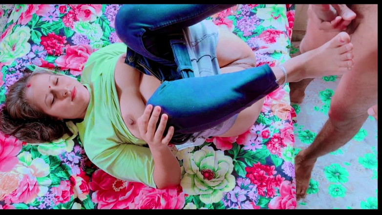 Lust Suman: Krásná sexy holka má sex doma