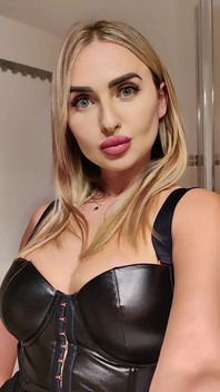 Dea Della Dominazione Femminile