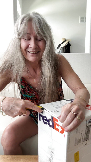 Leilani Lei: Rozbalení peep show hračky přijaty