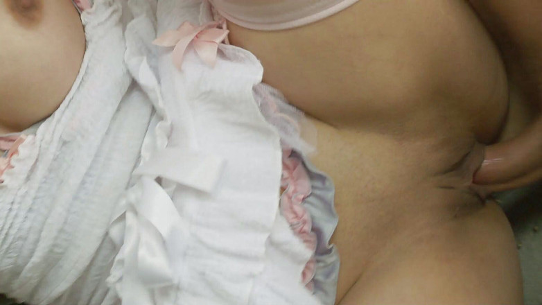 CBD Media: Rondborstige brunette met perfect poesje Margarette zuigt en berijdt een...