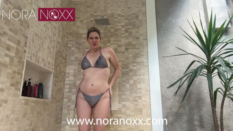 NoraNoxx: Açık Hava Yağmur Duşu: Temiz, Çıplak Ve Traşlı!