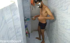 Plaisir complet dans le bain