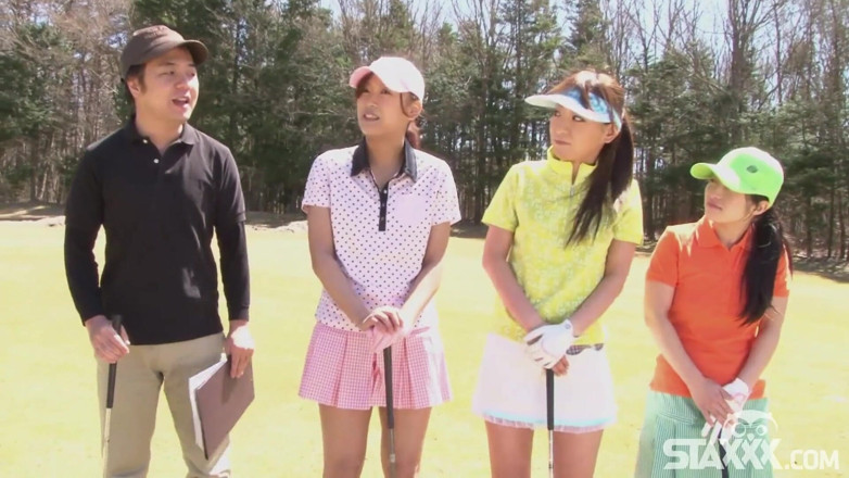 Staxxx: Pemain golf Asia berbogel dan seksi
