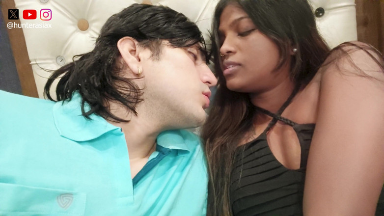 hunter Asia: Guy Fucked His Girlfriend Infront of Her Stepsister