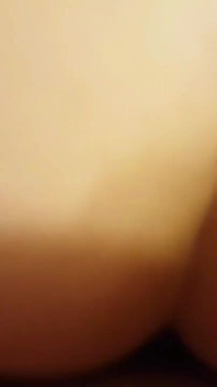 Heiße Ehefrau Fingert Sich Selbst Und Bekommt Dann Einen Creampie Vom Ehemann